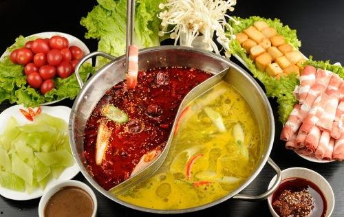 火锅的热门话题英语,Exploring the Buzz: Top Trends in Hot Pot Cuisine